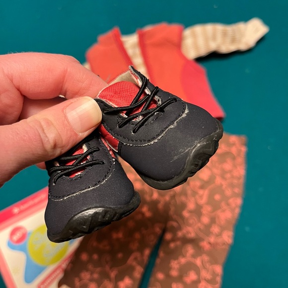 American Girl Wilderness Hiking Outfit and Book Set - Picture 3 of 4